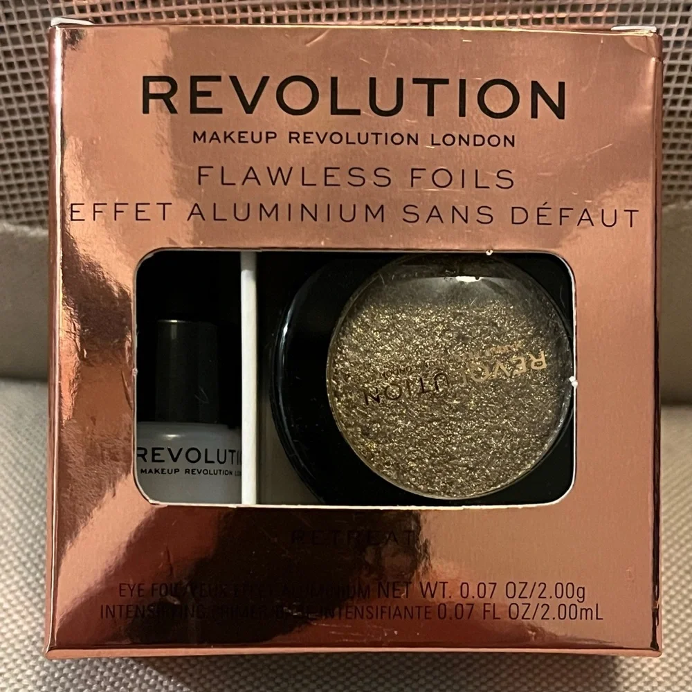 🌻Revolution Flawless Foils Eye Shadow - Retreat New in Box